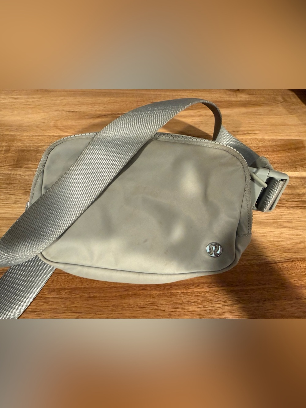Lululemon Everywhere Belt Bag Silver Drop